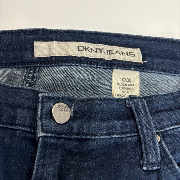 DKNY Slim Straight Women's size 10 Dark Wash Blue Denim jeans - Picture 2 of 4